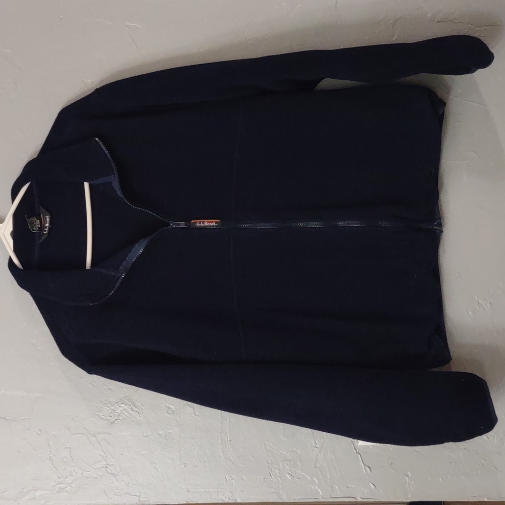L.L.Bean Vintage sweater with pocket for Men Size M regular good condition